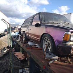 1982 Hard Body Lowrider It's Got Hydros Hasn't Been Running In Years And Need Some Love