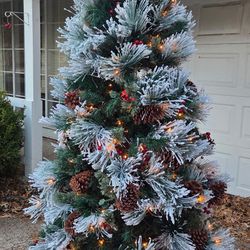 Flocked Prelit Christmas tree 7ft
