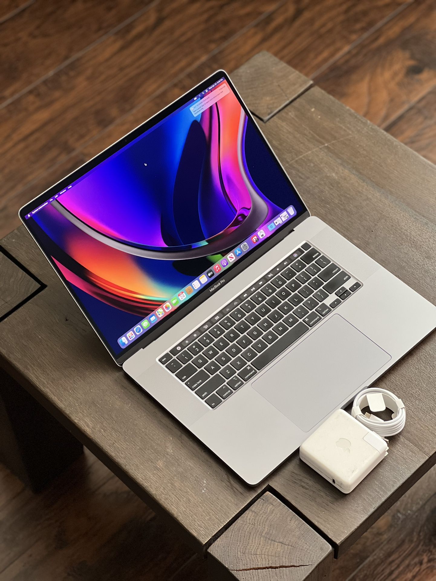 16” MacBook Pro 2.3Ghz (8core) i9 - 16gb/1TB SSD
