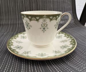 Ashmont by Royal Doulton Teacup & Saucer Set