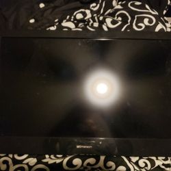32" Emerson TV 1080p 