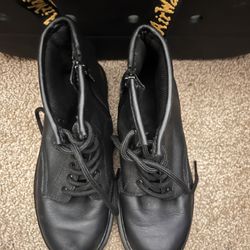 Dr Martens Zipper Boots