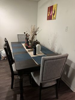 Ashley’s Dinner Table 