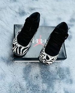 Nike air jordan 11 retro animal instinct