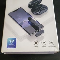 The Irfora Wireless Clip-on Microphone System