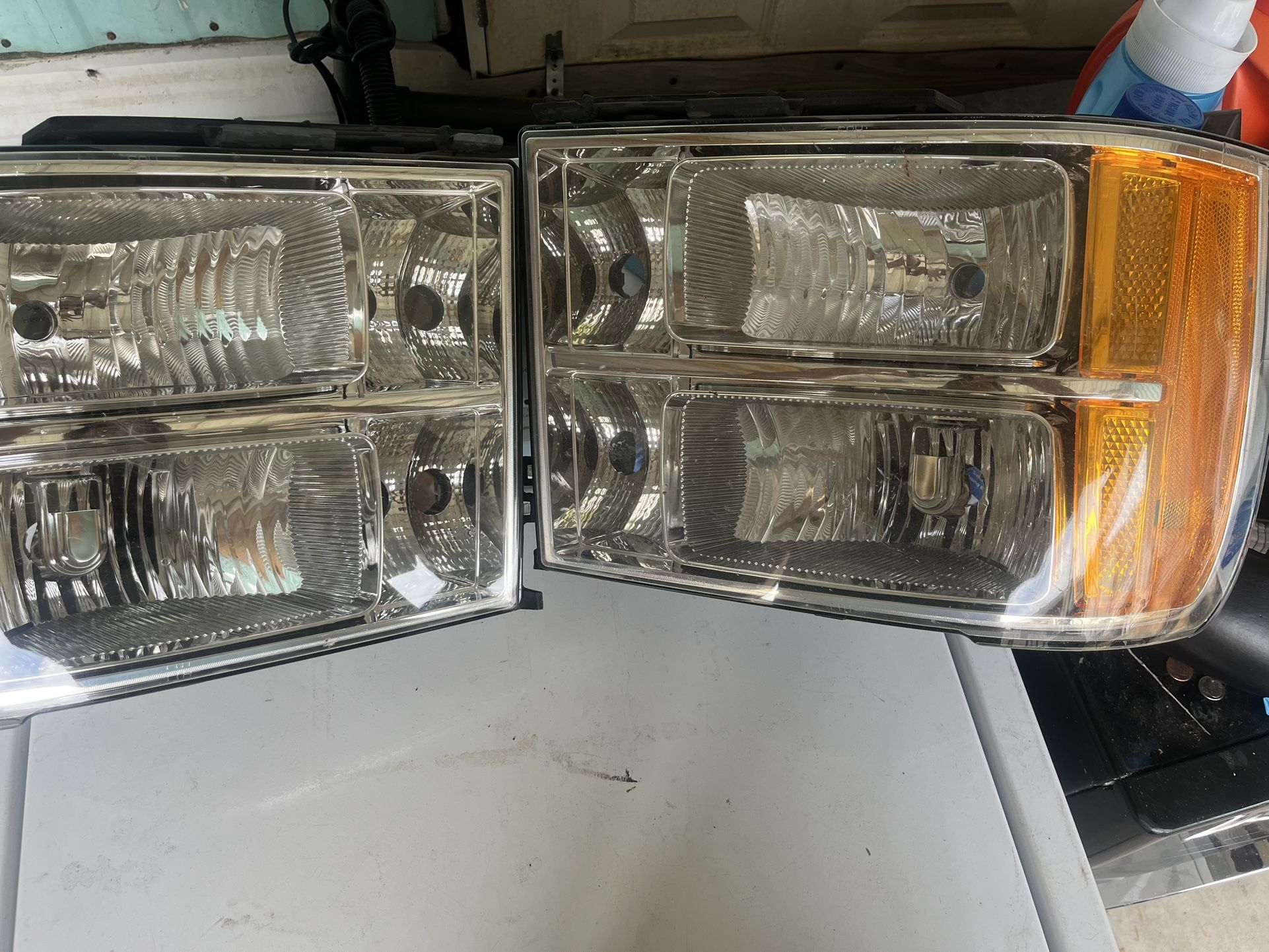 GMC Sierra Head Lights