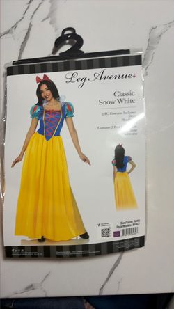 Classic Snow White w/ Apple Purse