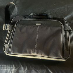 black Targus Classic Slim Laptop Bag 