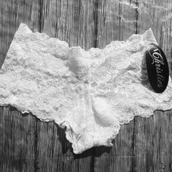 New Women’s Small White Cheeky Lace Panties