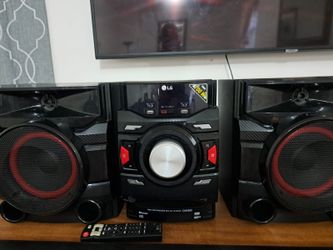 LG 700 Watts Bluetooth CD Audio Shelf System