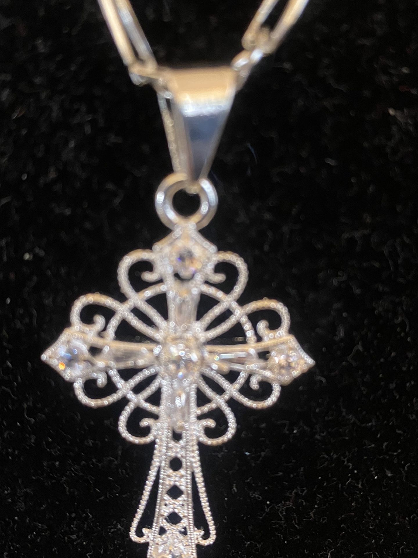 Cadena Con Dije De Cruz Plata 9.25