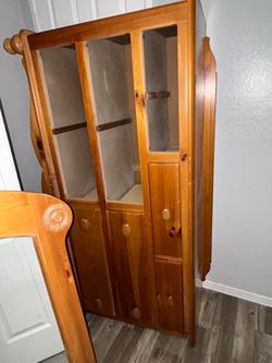 FREE DRESSER WITH MIRROR