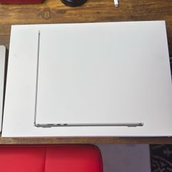 🔥 Brand New 2024 M3 MacBook Air – 16GB / 256GB – SEALED 🔥 💰 $1,000 (Firm)