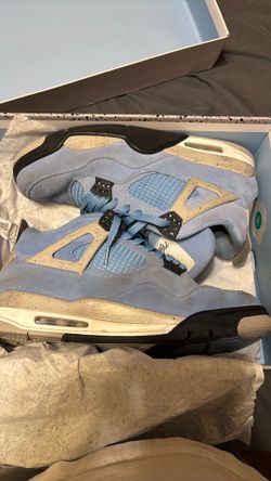 University blue jordan 4 retro