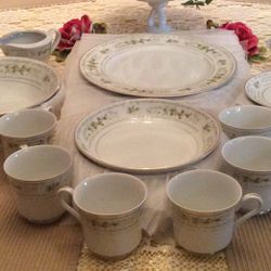 Mikasa Waverly 3901  Fine China Of Japan. 29 Pieces Service For Six