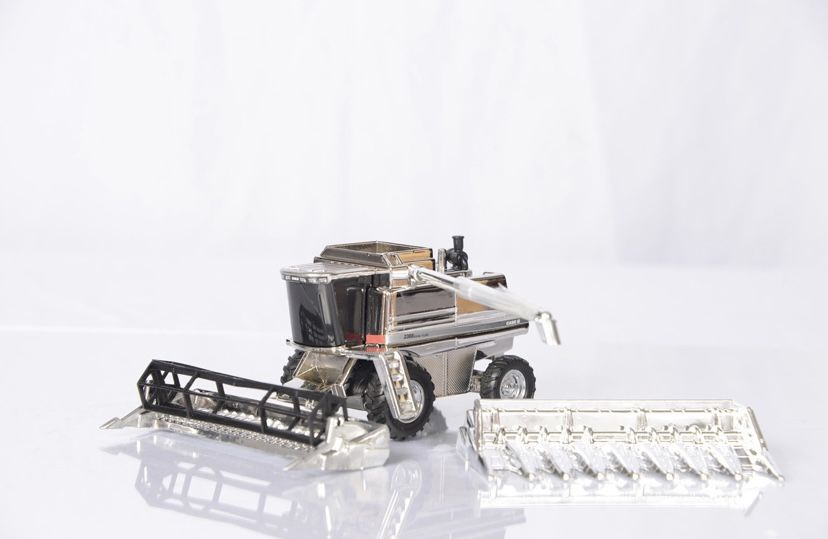 Ertl 1/64 -2388 Axial Flow Combine, Chromed 25th at Commemorative Edition