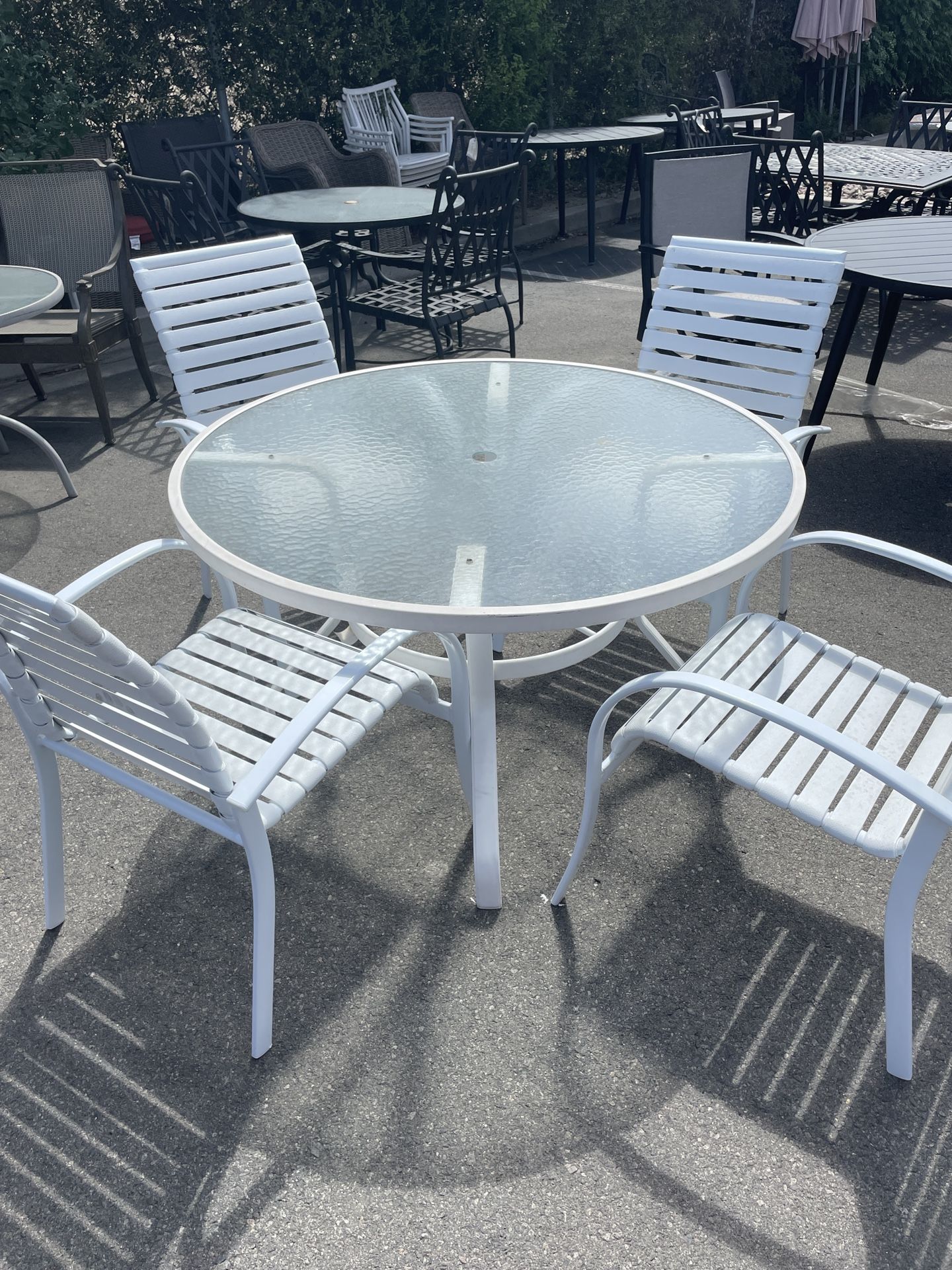 White Patio Table With 4 Chairs