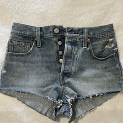Women’s Levis 501 shorts
