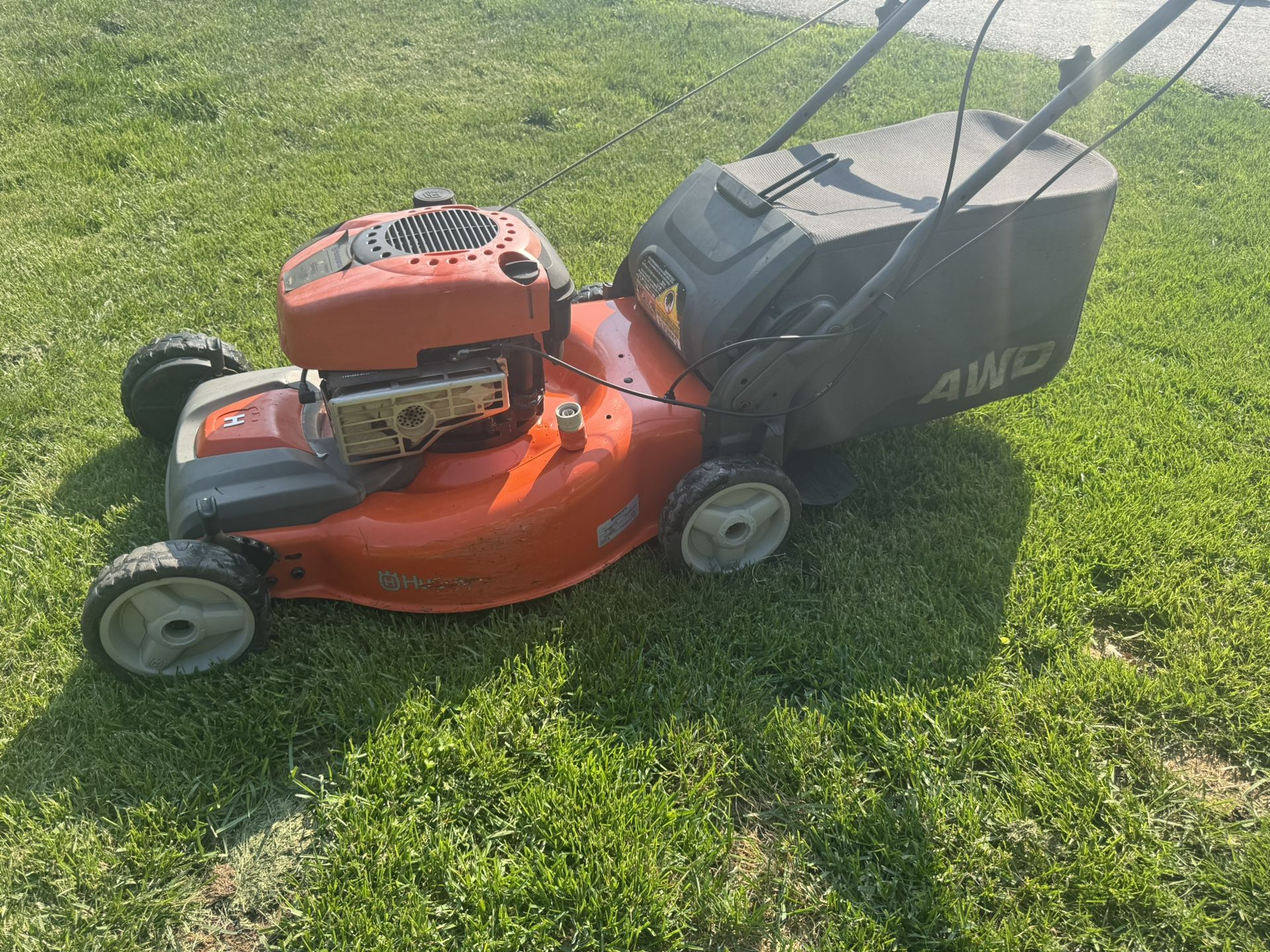 Husqvarna AWD Self Propelled Mower 190cc Engine With 22” Cutting Deck. Must Pickup