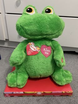 Valentines Frog That Sings “Kiss You All Over”