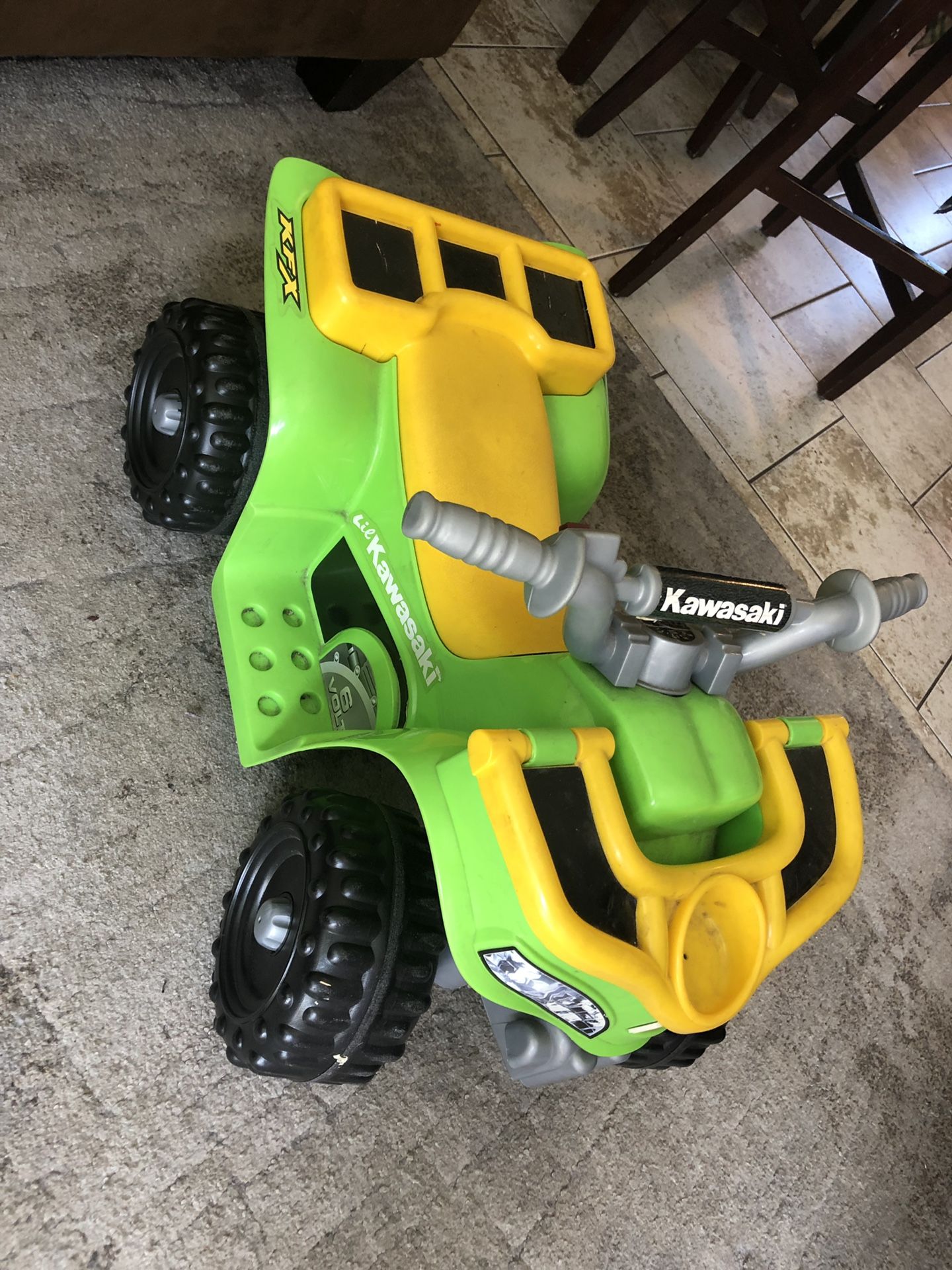 Power wheels lil Kawasaki quad for toddlers 6v