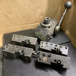 KDK Lathe Tool Post Model 150 with 4 Big Mack Tool Holders