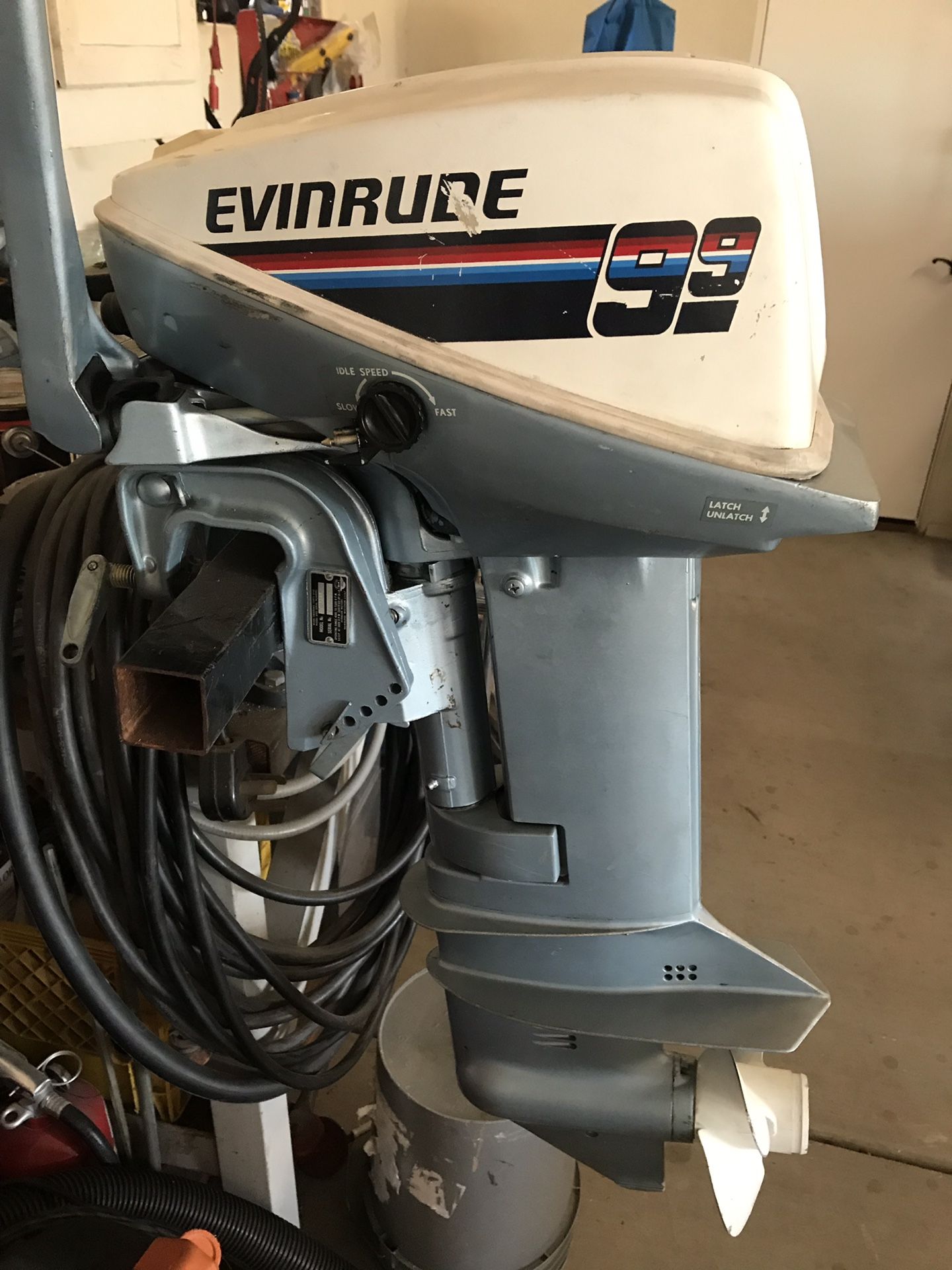 9.9 Evinrude Outboard Motor