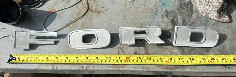 Early 70s FORD Emblem