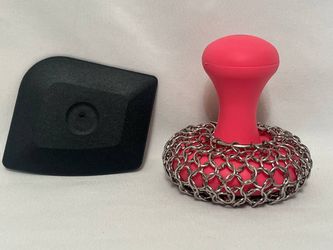 NEW Chainmail Scrubber Cast Iron Skillet Cleaner with Handle and Scraper Pink 2-Piece