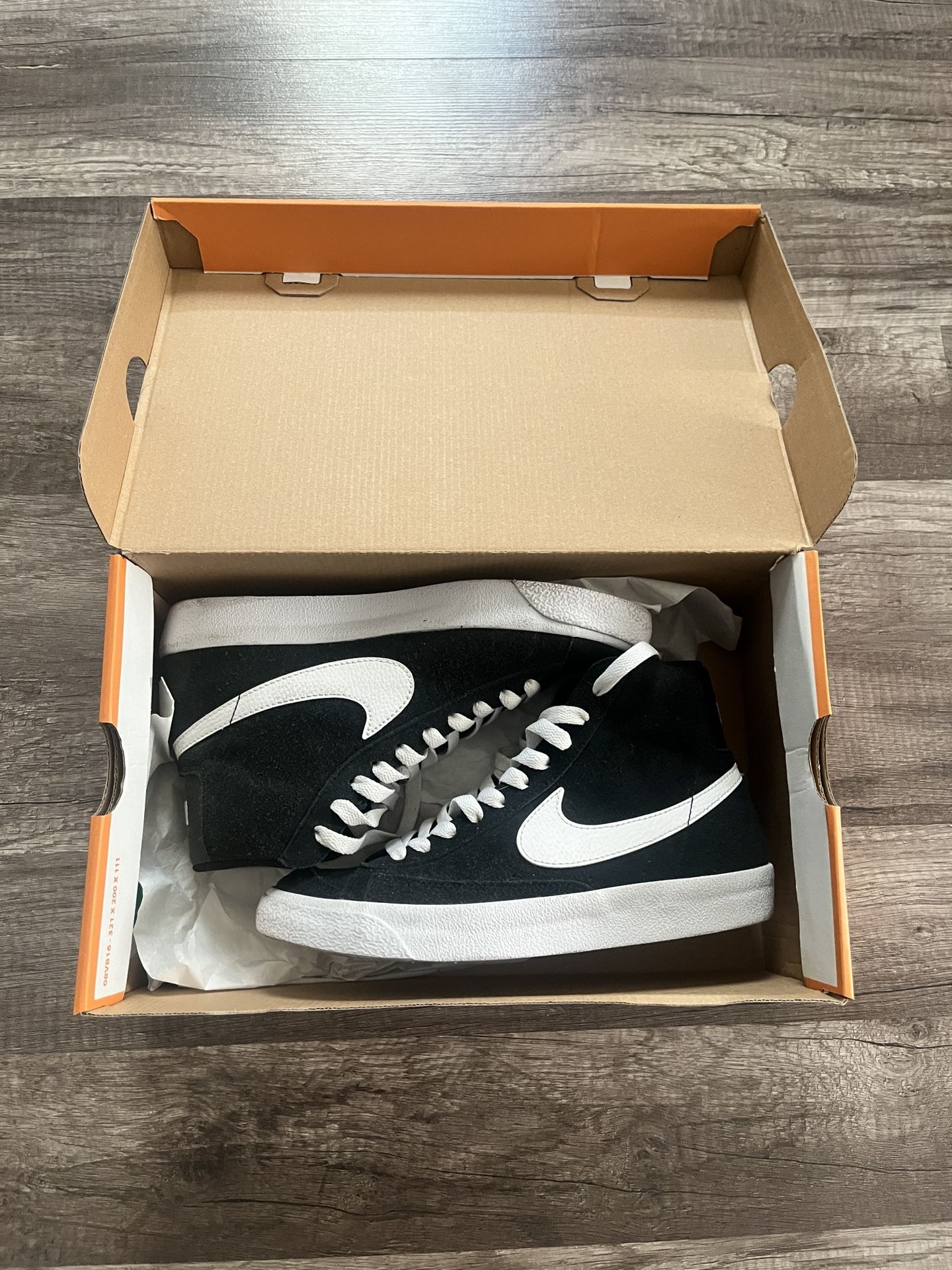 Nike Hightop Blazers (Youth Size 5)