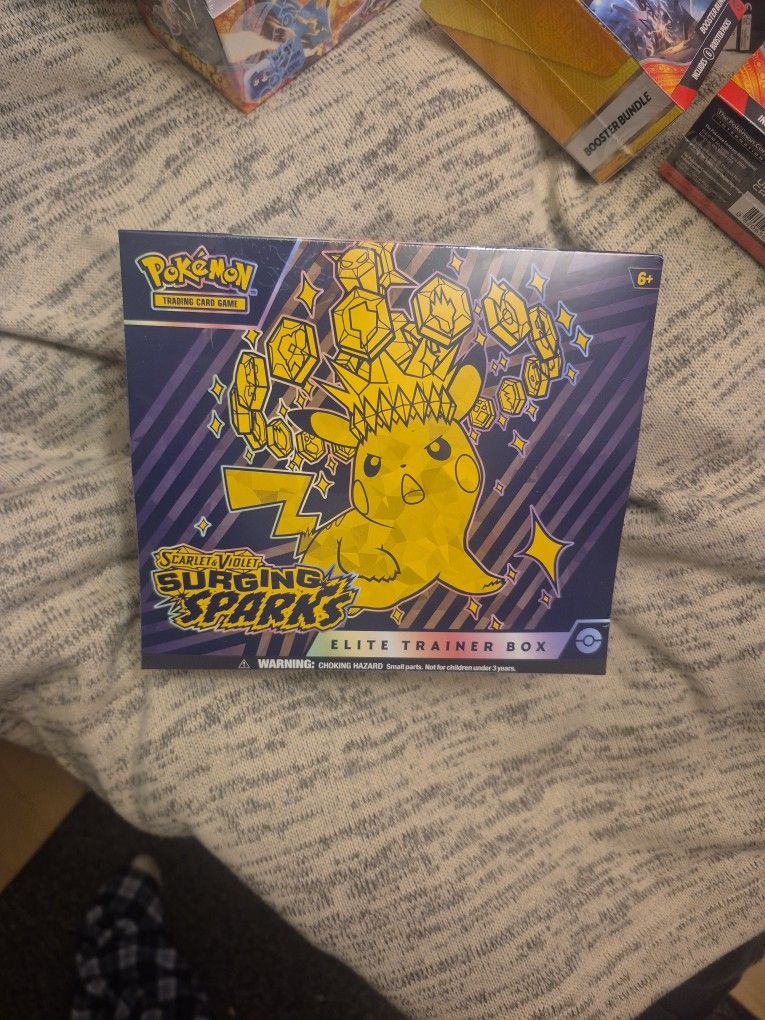 Pokémon (Scarlet And Violet SURGING SPARKS) ELITE TRAINER BOX