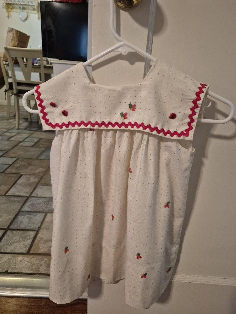 VINTAGE 1980 LITTLE GIRLS LADYBUG DRESS