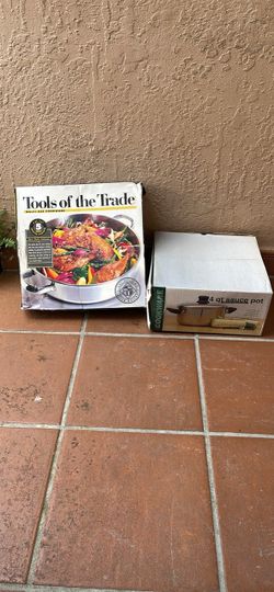 Cookware Lot – Tools of the Trade & 4 Qt Sauce Pot