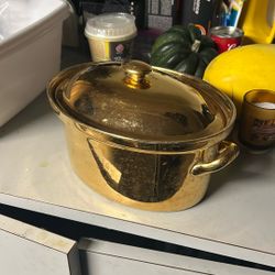 Gold crockpot oven proof made in USA