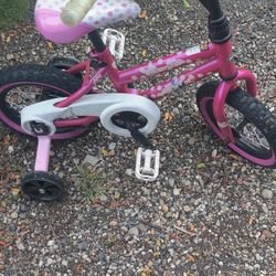 Minnie Mouse toddler bike