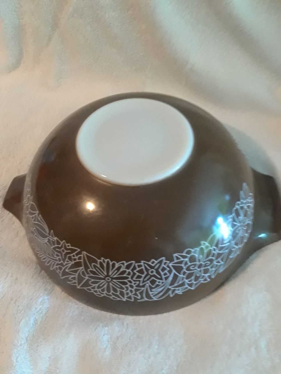Vintage Woodland Pyrex bowl