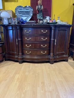 High End Bernhardt Buffet Sideboard Credenza 