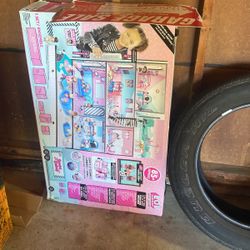 Lol House As Is Condition $10 Box Included 