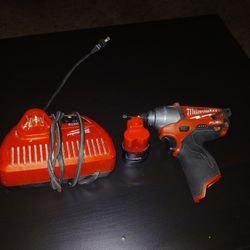Milwaukee M12