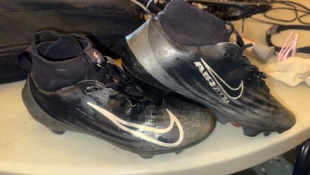 Football cleats