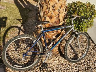 TREK 6500 ZX 21SPEED MOUNTAIN BIKE- 26INCH- SHIMANO EQUIPPED for