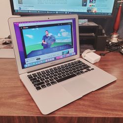 MacBook Air Laptop 17