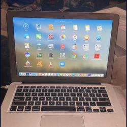 MacBook Air 13-inch (Late 2017) - Comes Clean & Wiped!