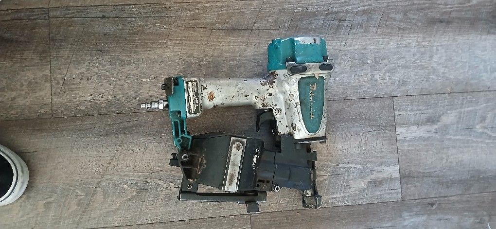 Makita Roofing Coil Nail Gun "MISS FAITHFUL"
