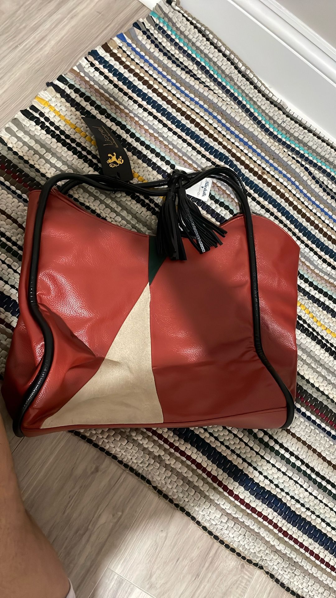 4-toned Tote Like Bag
