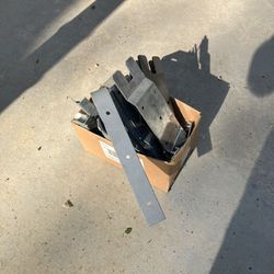 Simpson Strong-Tie Assorted Construction Straps & Brackets – Lot