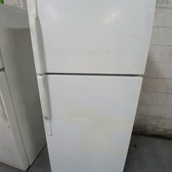 GE Refrigerator 