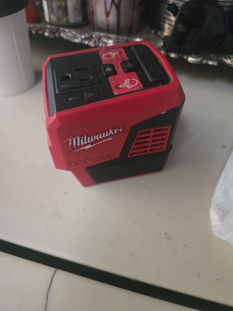 Milwaukee M18 Battery Power Inverter