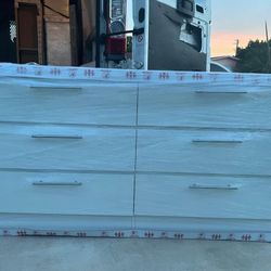 White ⚪️ Dresser // Comoda 