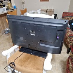 Insignia, 39 in, Functional